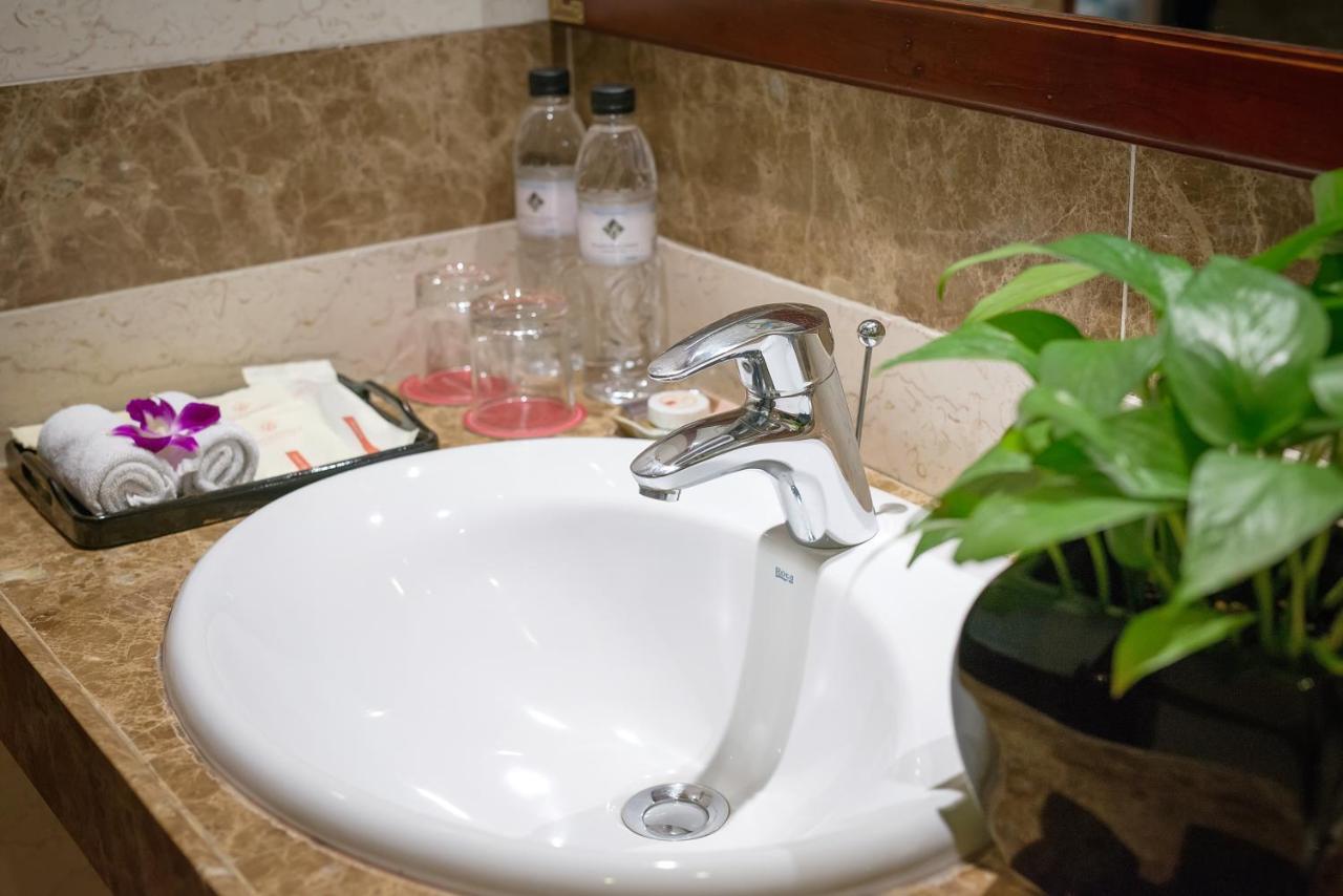 Hanoi E Central Luxury Hotel & Restaurant Bagian luar foto